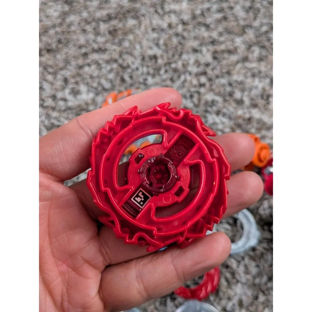 Beyblade Lot - 4 Spinning‎ Tops And Extras